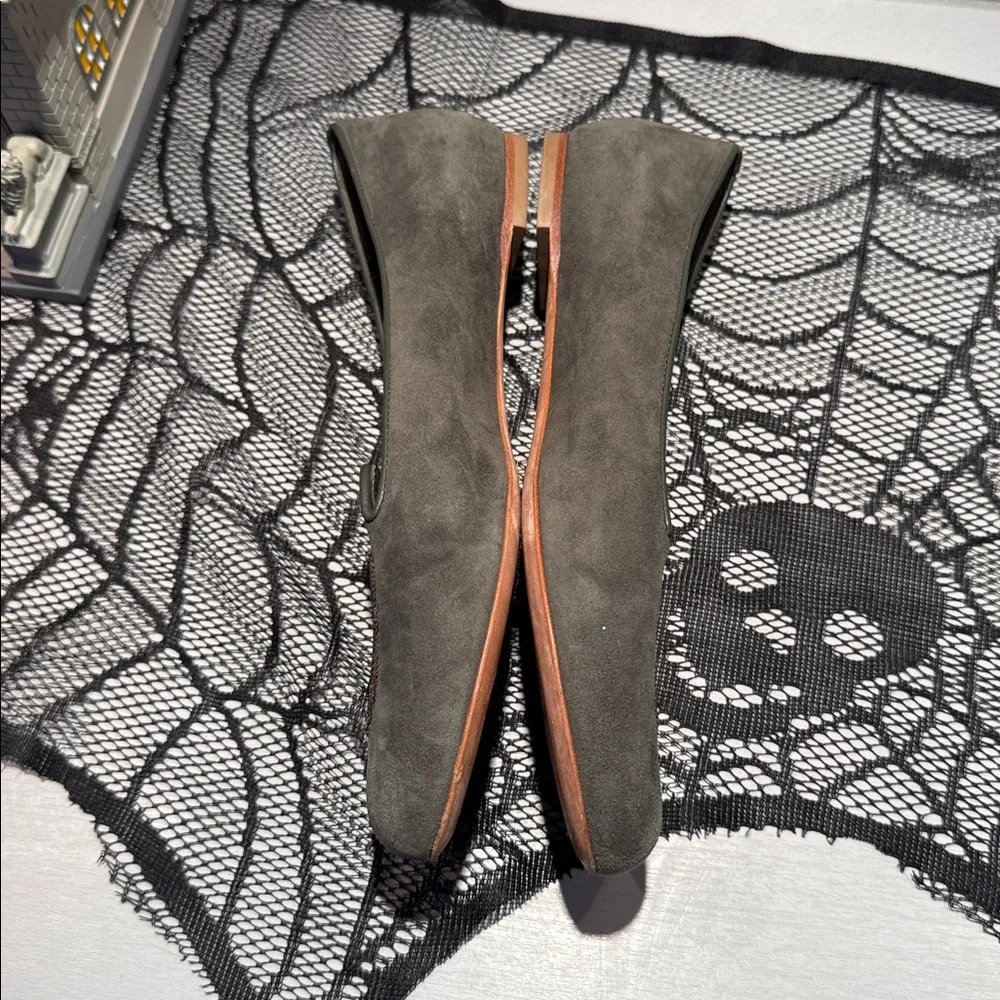 Alexander McQueen Olive Green Suede Loafers with Bronze Sequin Skull - Picture 8 of 10